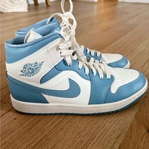 Women’s Air Jordan 1 Mid